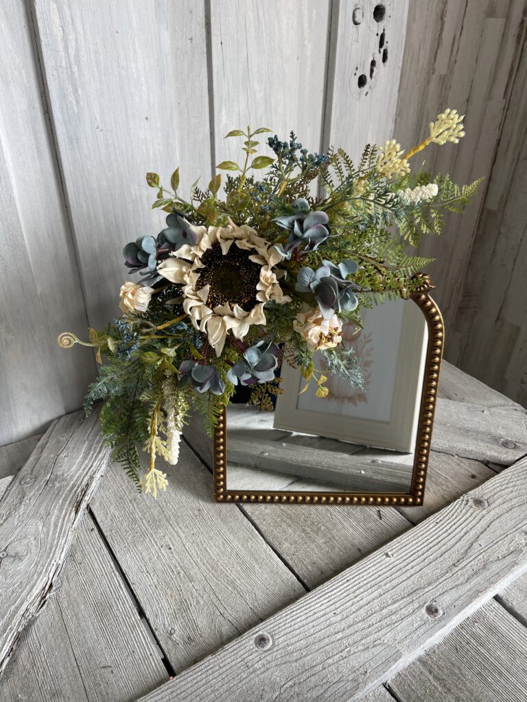 Teal Floral Frame Clip