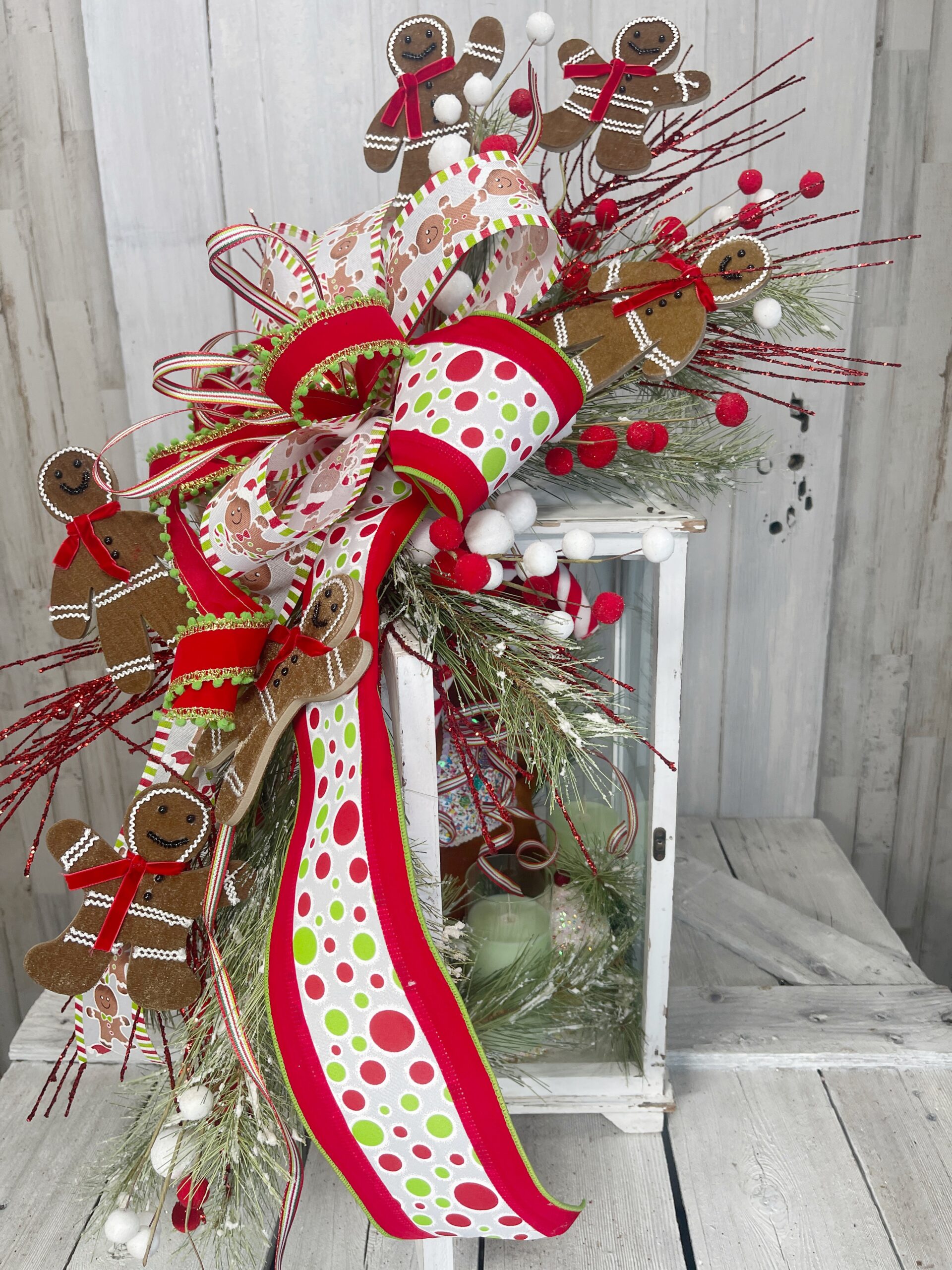 Gingerbread Lantern and Swag